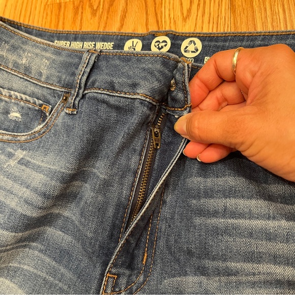 Rewash Distressed dark wash Denim shorts raw hem, size 11/30 - Picture 4 of 11